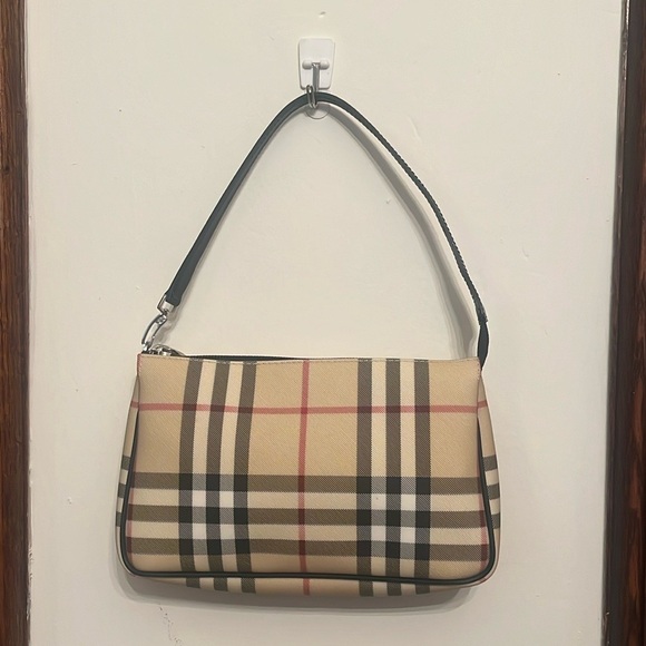 Burberry Handbags - Vintage Burberry London Nova Check Pochette